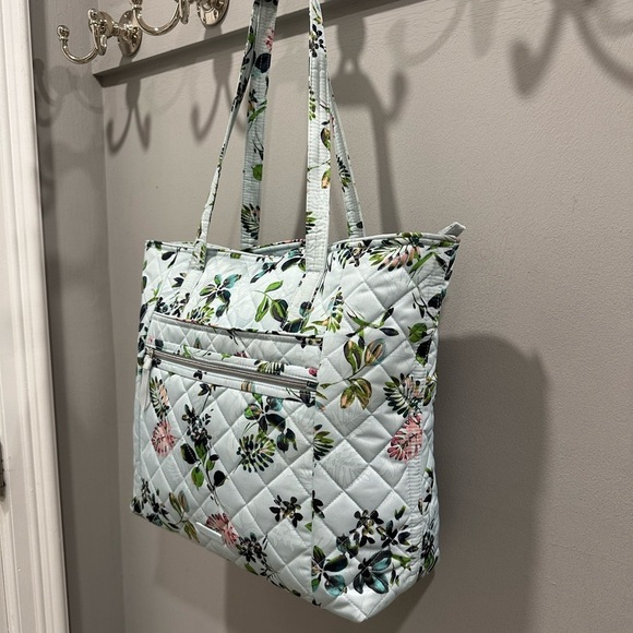 Vera Bradley Seawater Blooms Large Zippered Tote in Performance Twill (NWOT) - Picture 8 of 11
